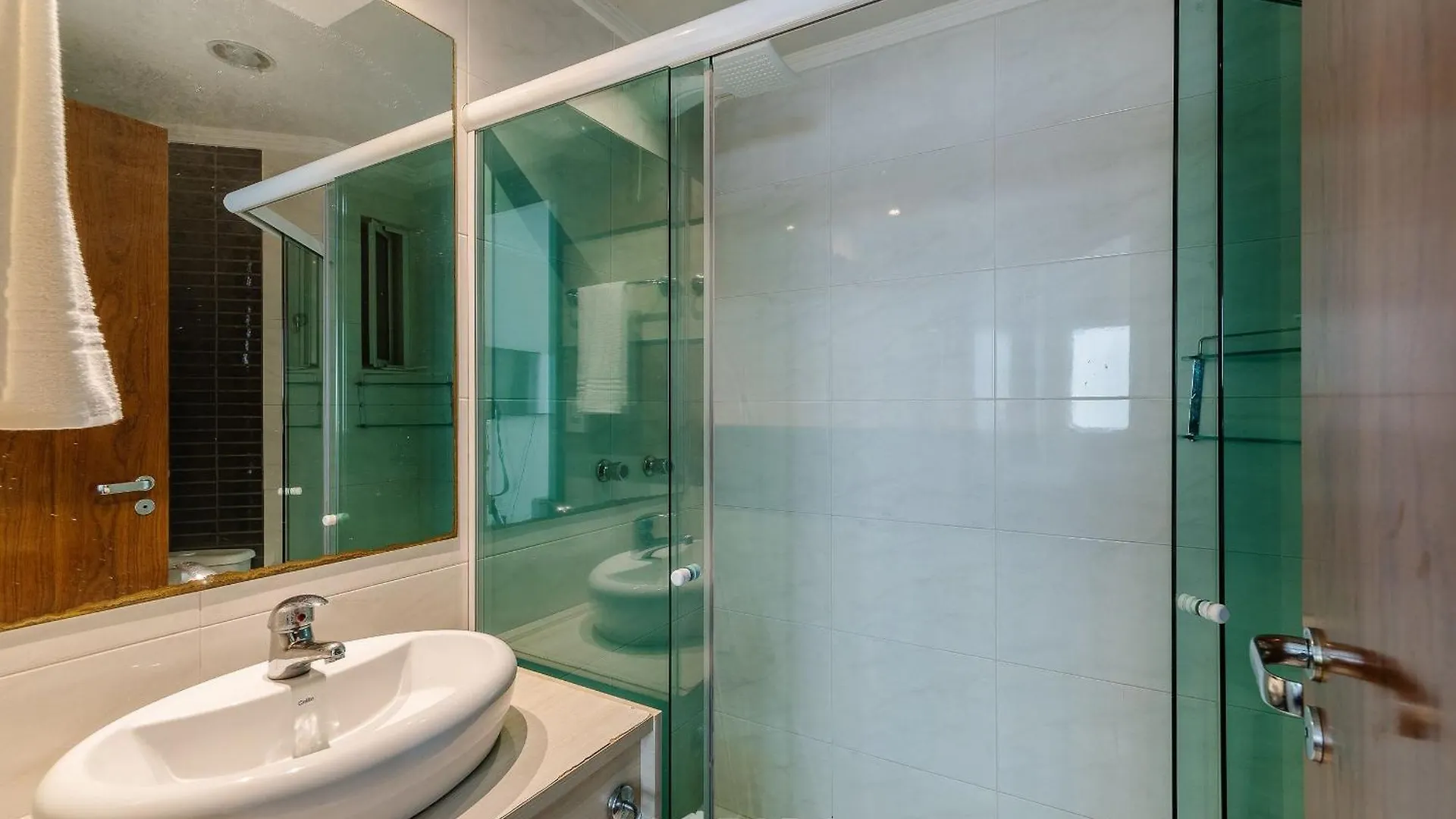 Apto Vista Mar C/ Churrasq. A 50M Da Praia Att0602 Итапема